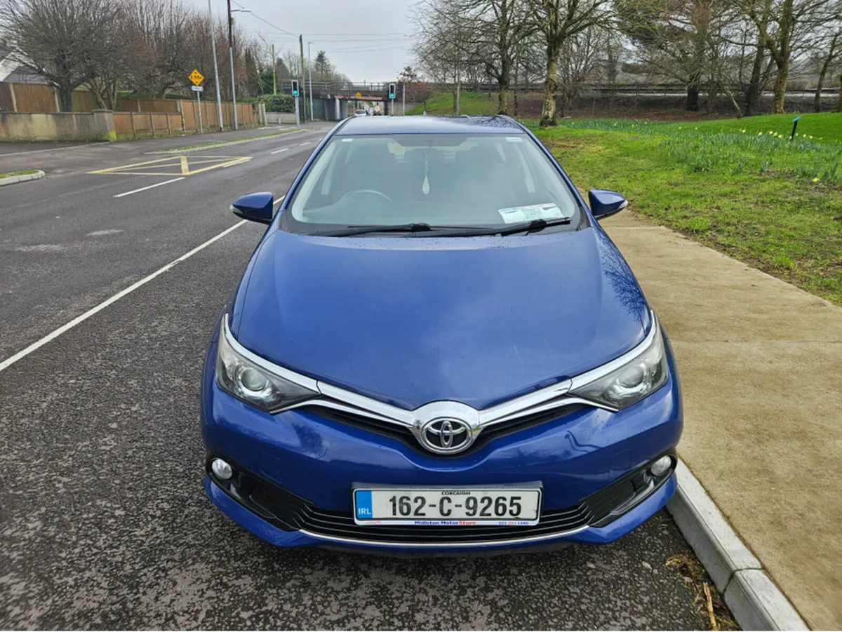 Toyota Auris 1.6 D-4D 110 BUSINESS E EDITION 5DR 1 - Image 2