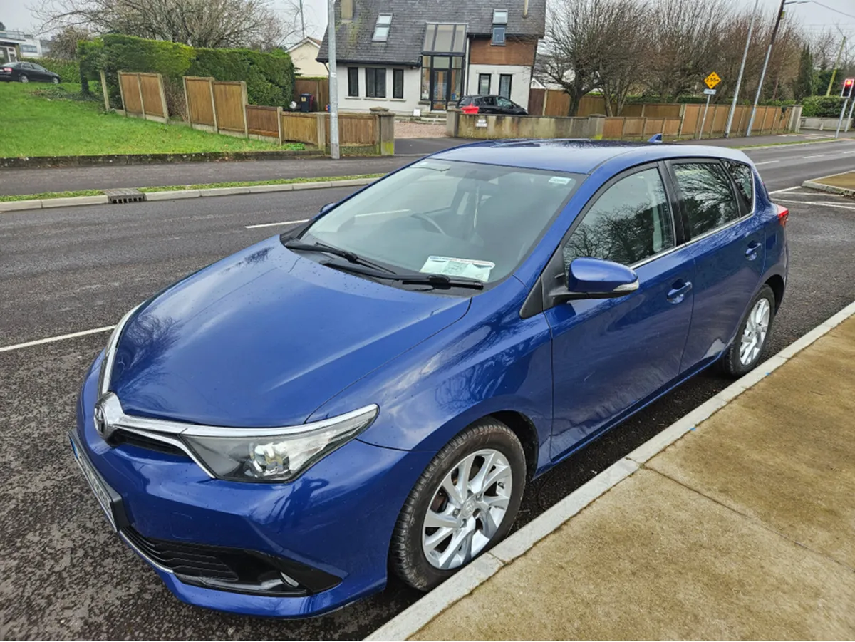 Toyota Auris 1.6 D-4D 110 BUSINESS E EDITION 5DR 1 - Image 3