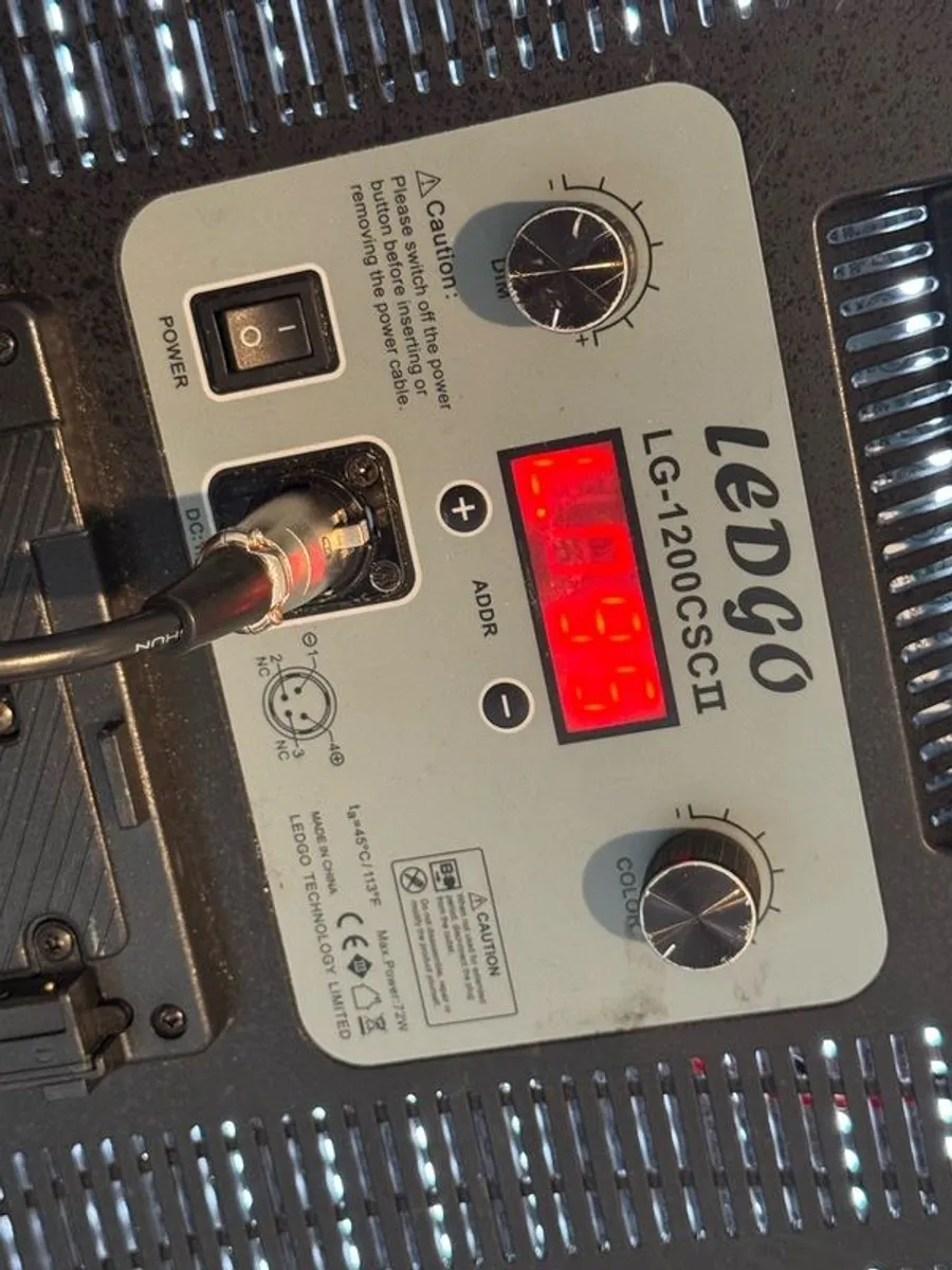 4 ‘Ledgo’ Bi-colour Lights & And 3 Power Supplies - Image 3