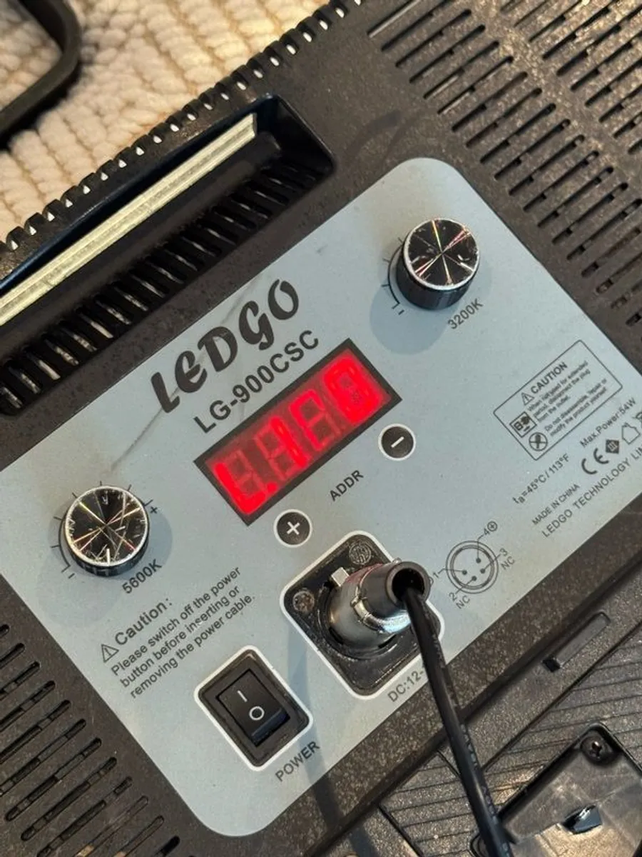 4 ‘Ledgo’ Bi-colour Lights & And 3 Power Supplies - Image 4