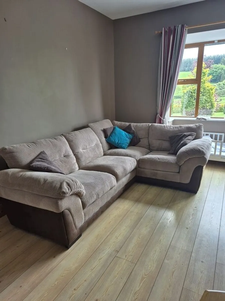 L shaped fabric couch/sofa - Image 1