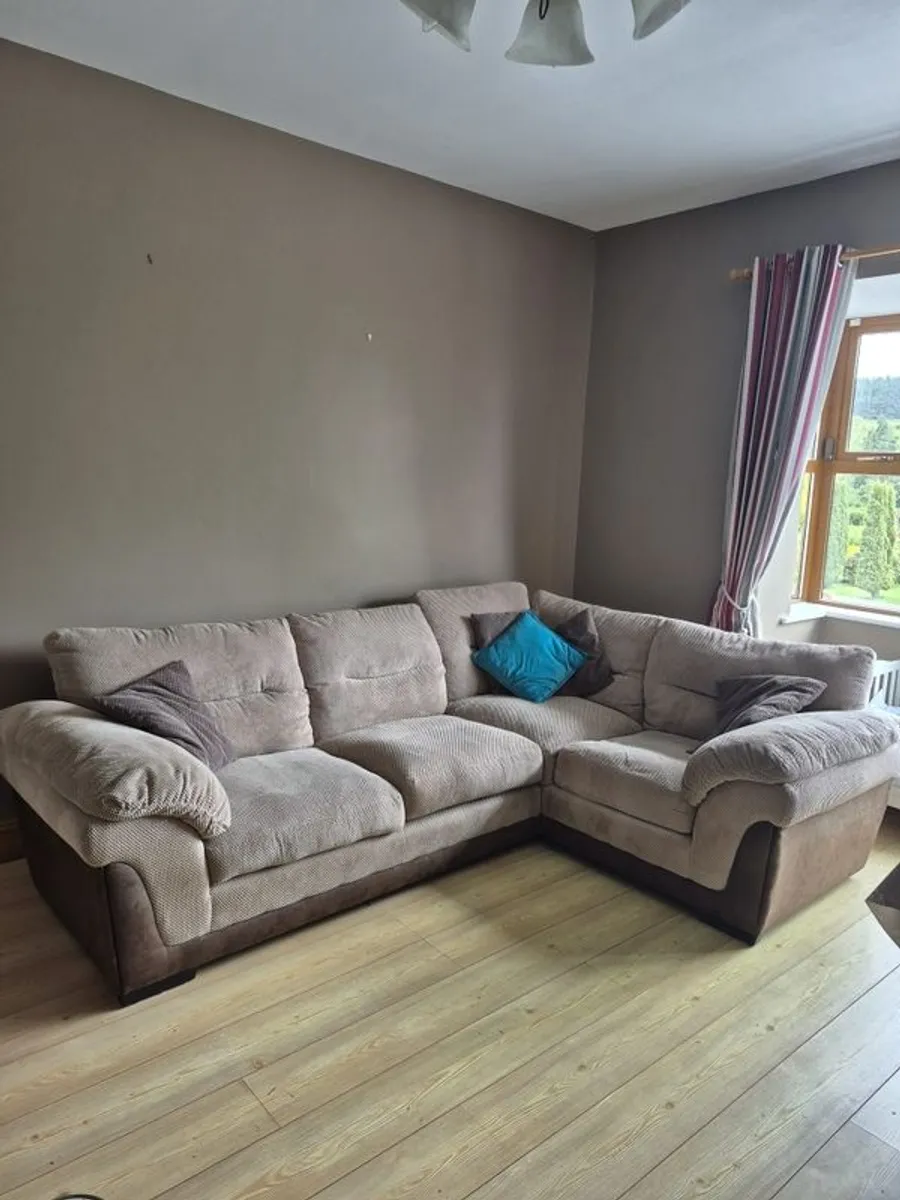 L shaped fabric couch/sofa - Image 2