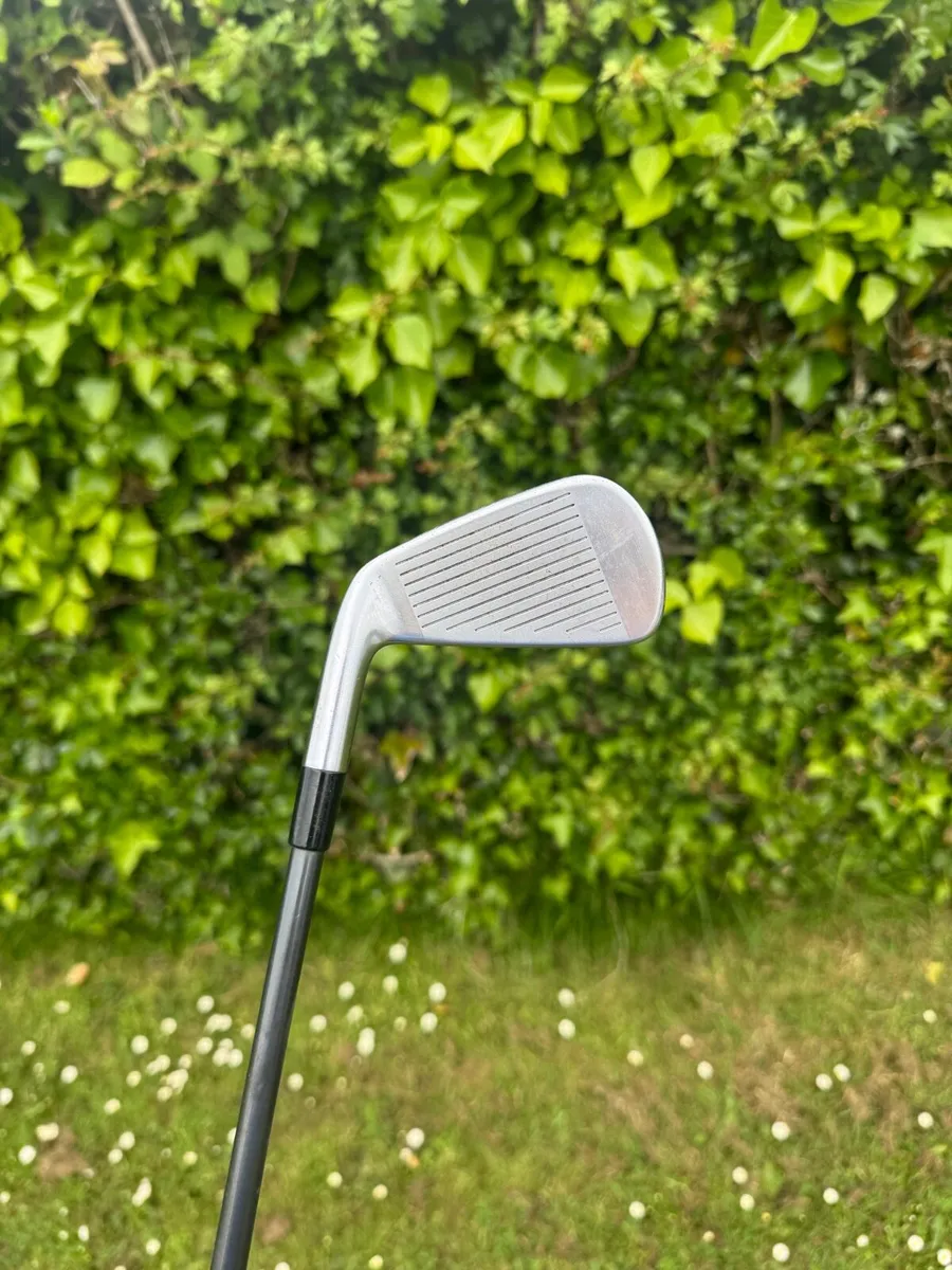 Taylormade P790 2 iron - Image 2