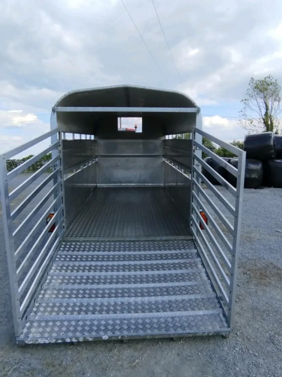 Cattle trailer - Image 1