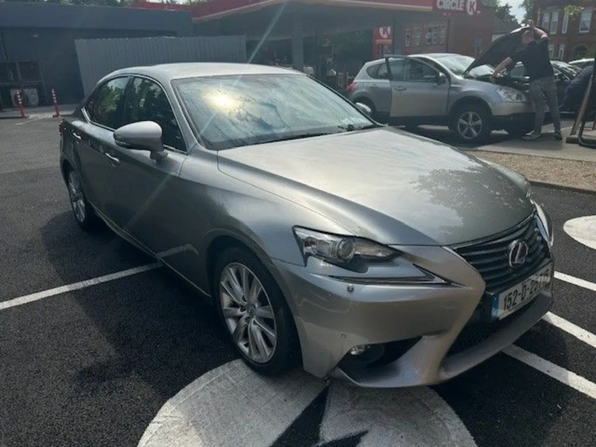 2015 Lexus IS 300H 2.5 Hybrid Executive EDT E-cvt - Image 1