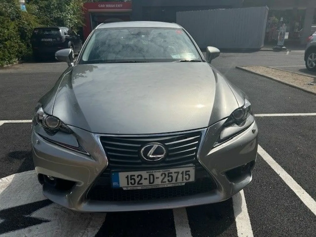 2015 Lexus IS 300H 2.5 Hybrid Executive EDT E-cvt - Image 4