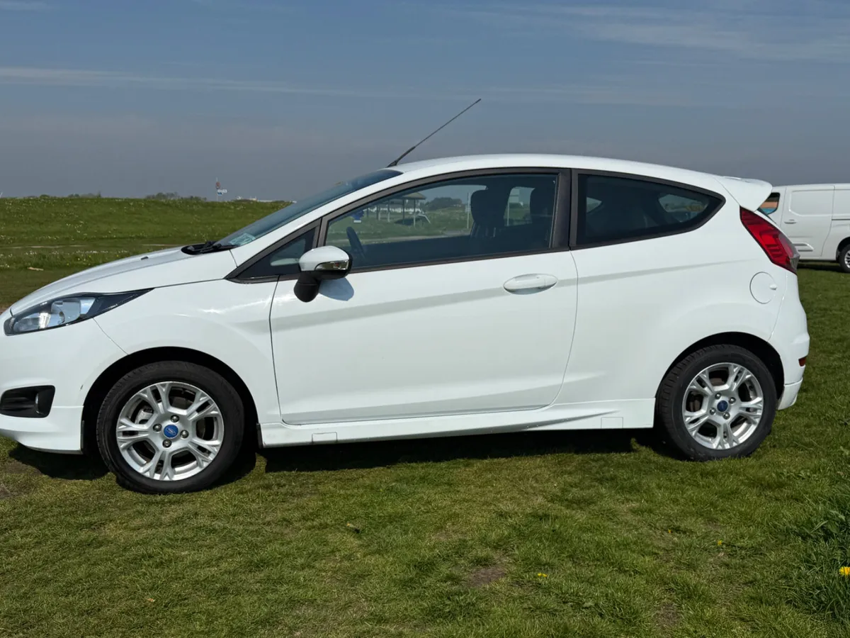 Ford Fiesta 2013 - Image 1