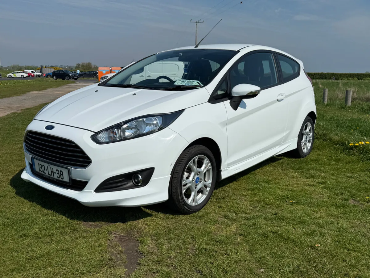 Ford Fiesta 2013 - Image 2