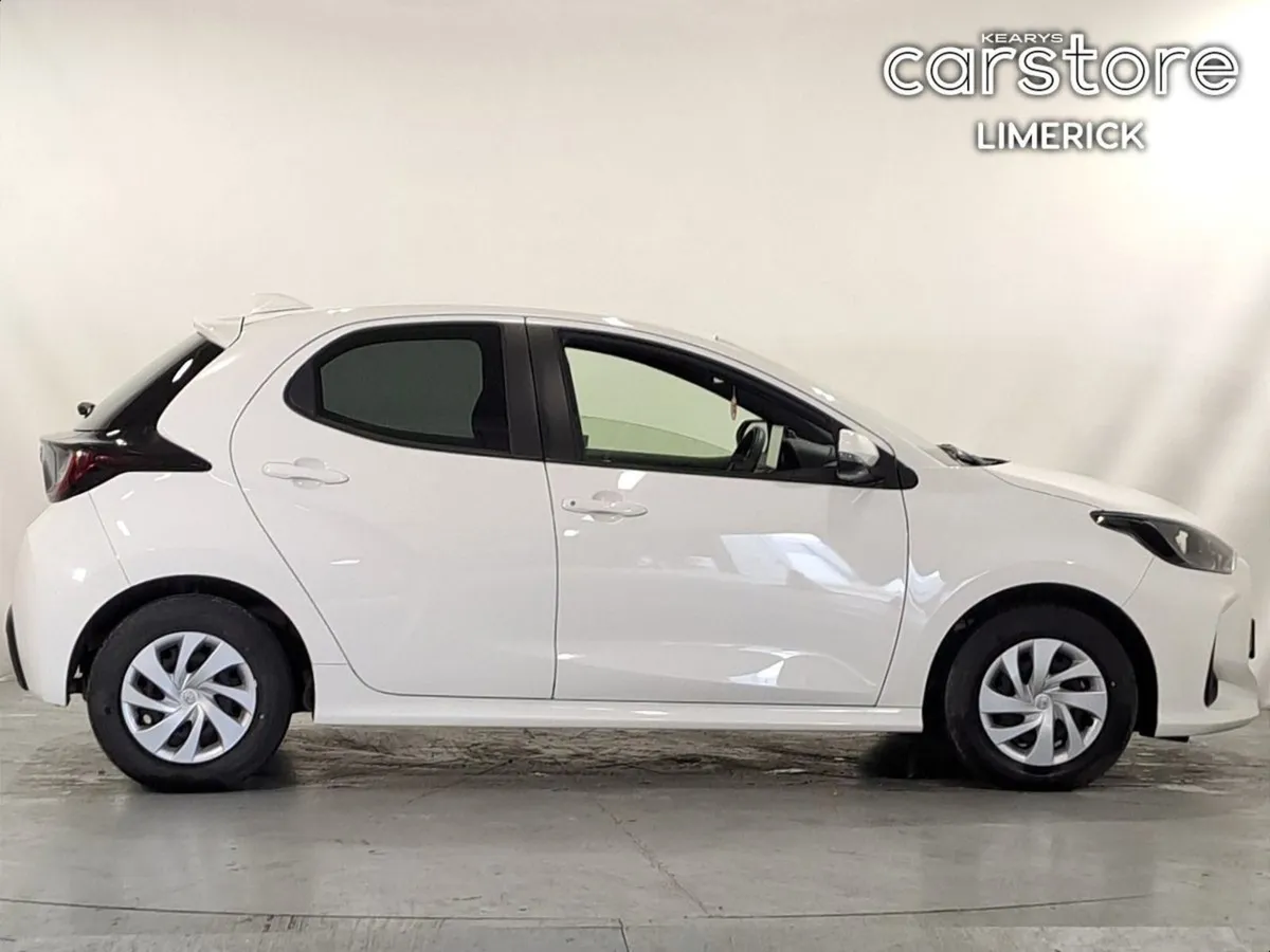 Toyota Yaris 1.5 PET Hybrid - Image 2