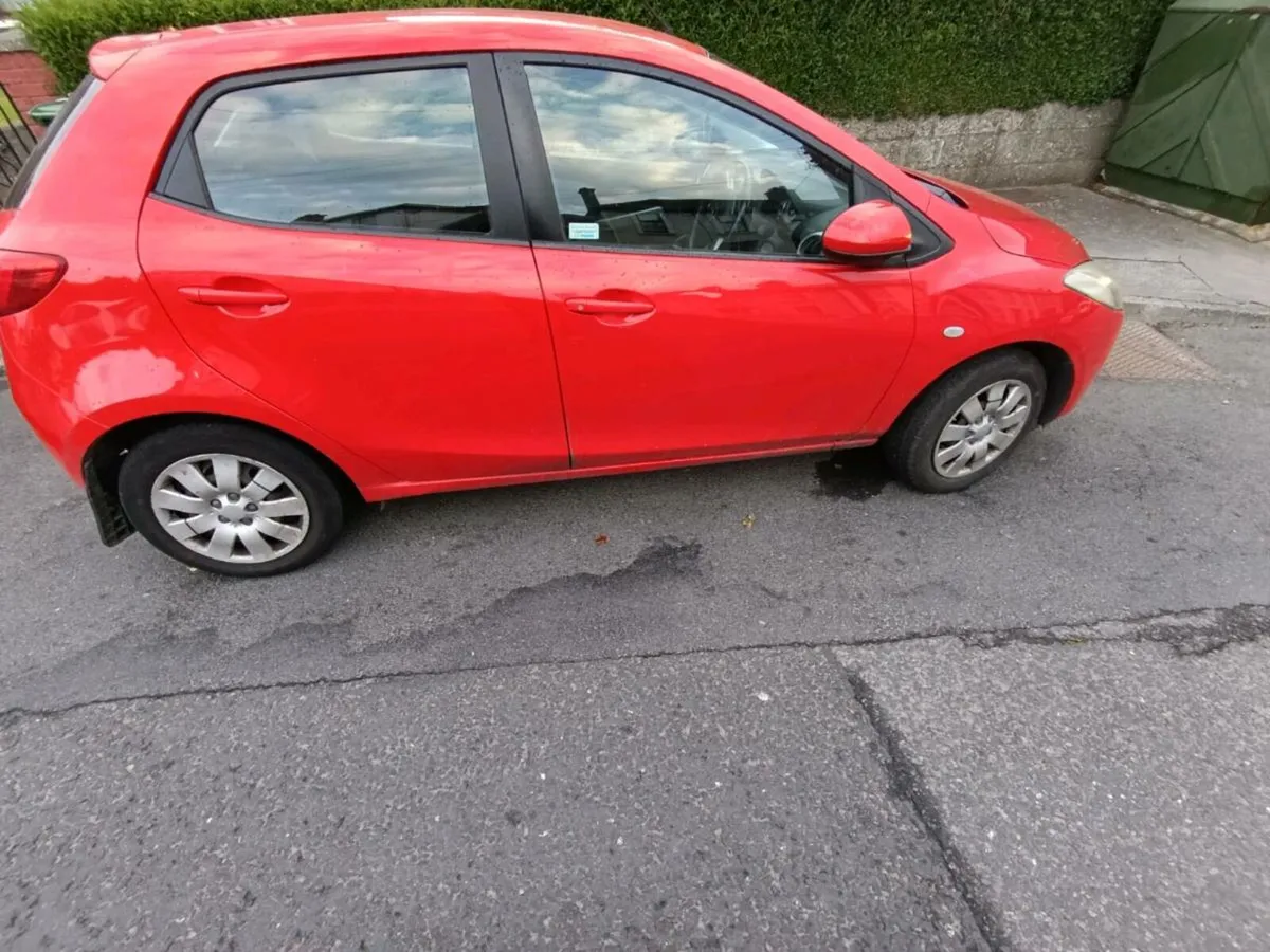 Mazda 2 - Image 2