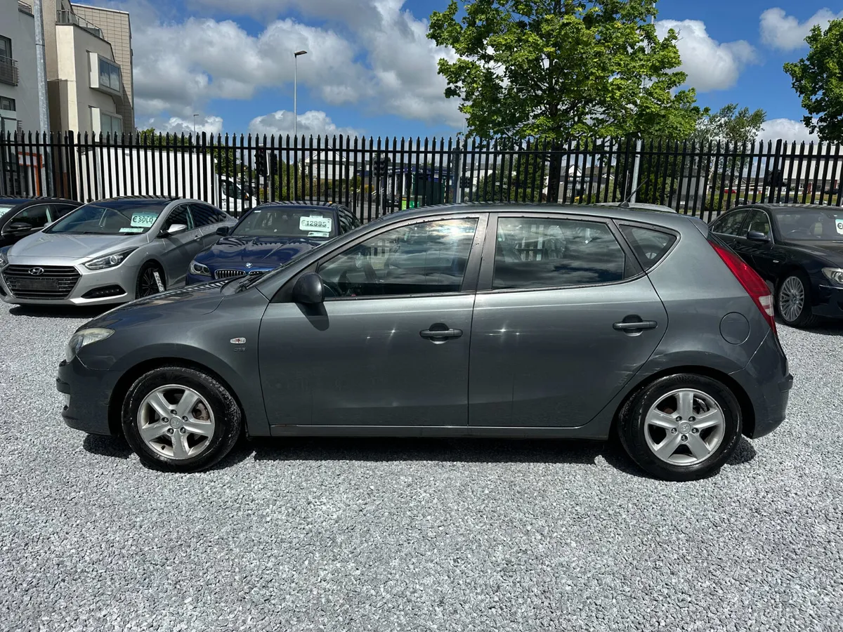 2009 Hyundai i30 1.6 CRDI 115BHP Deluxe Auto - Image 4