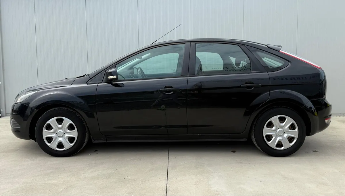 2010 Ford Focus Econetic - Image 2