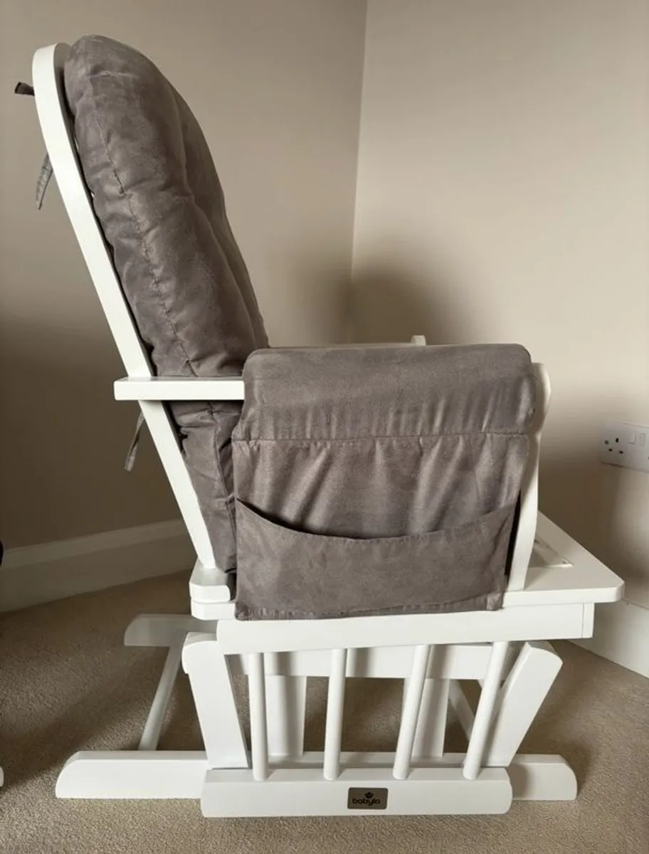 Babylo Brompton glider- feeding/nursery chair and footstool - Image 3