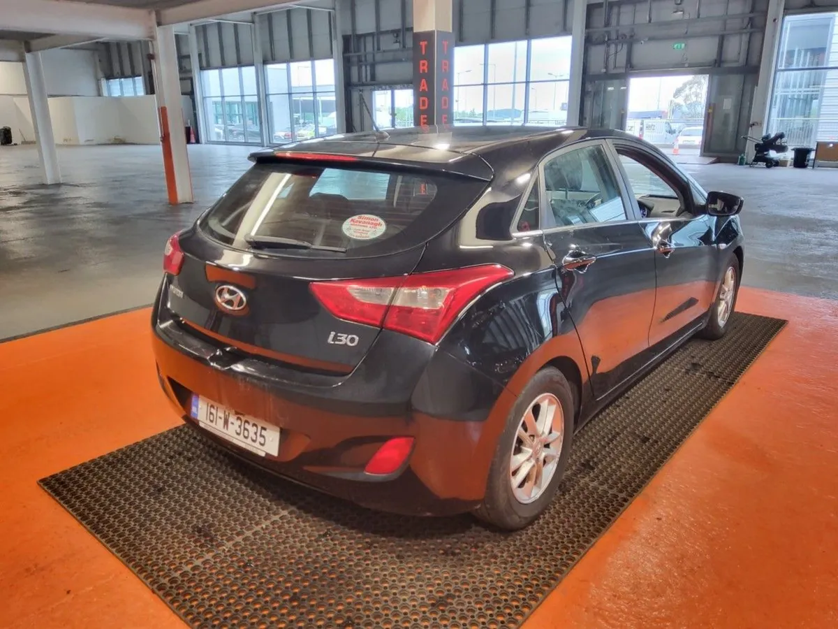 Hyundai i30 1.6 Diesel Deluxe - Image 3