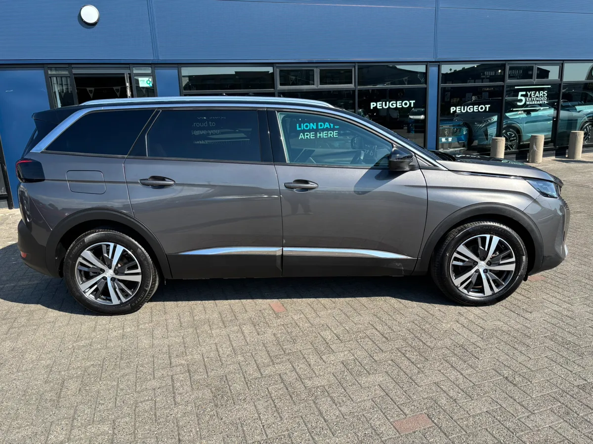 2024 Peugeot 5008 Allure 1.5d - Image 3