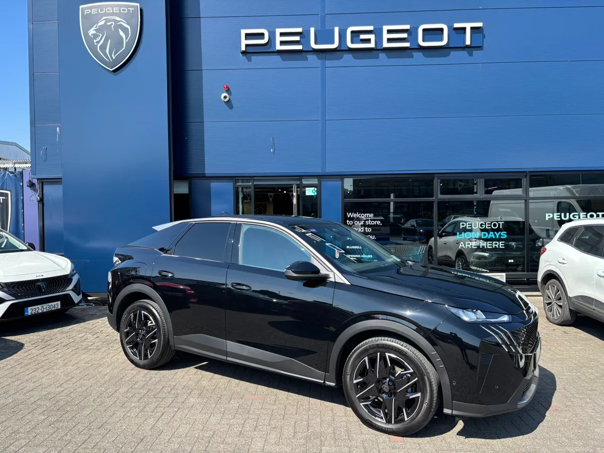2024 Peugeot 3008 Allure Hybrid - Image 2