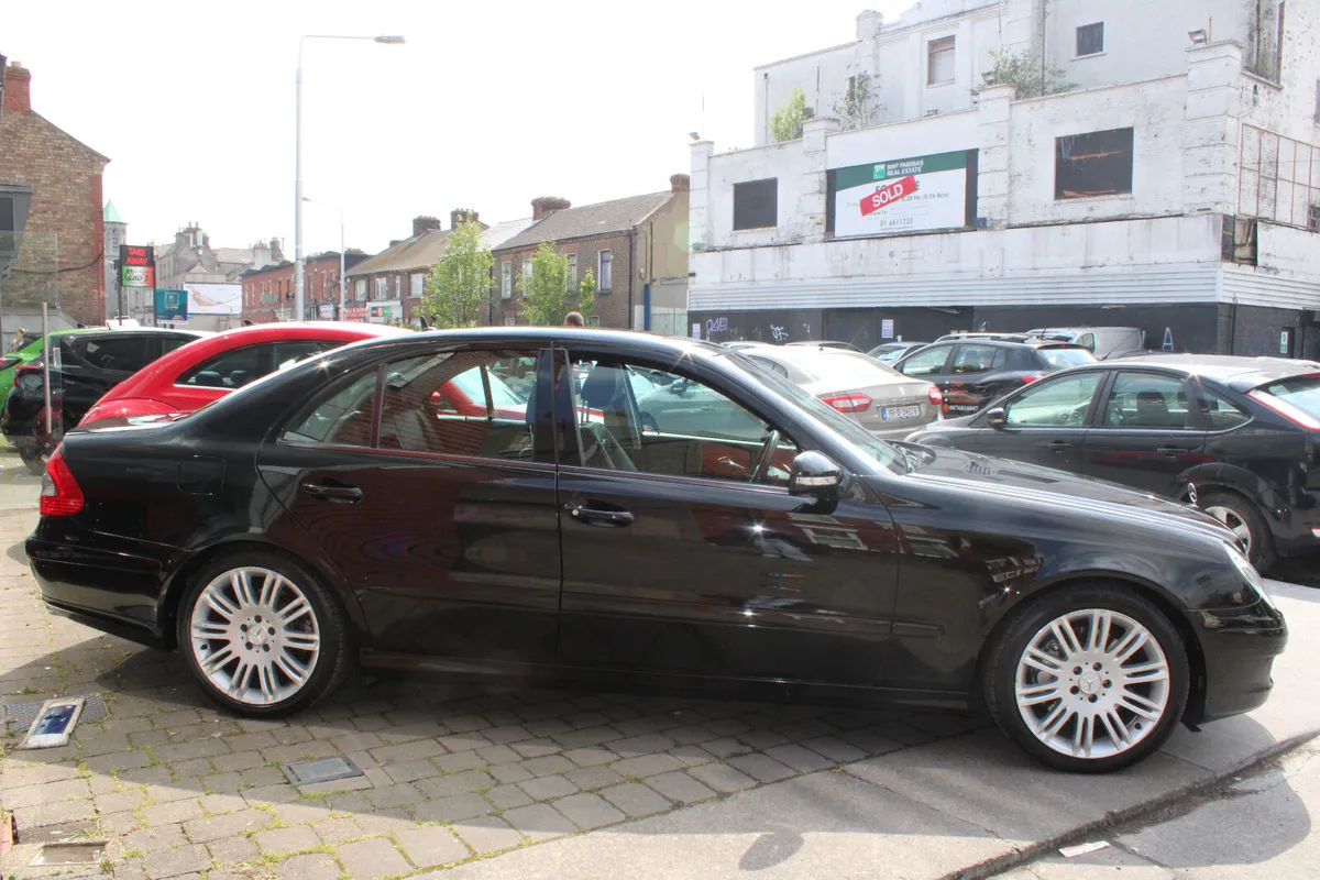 Mercedes-Benz E-Class E200 AUTO 1.8 2007 - Image 3