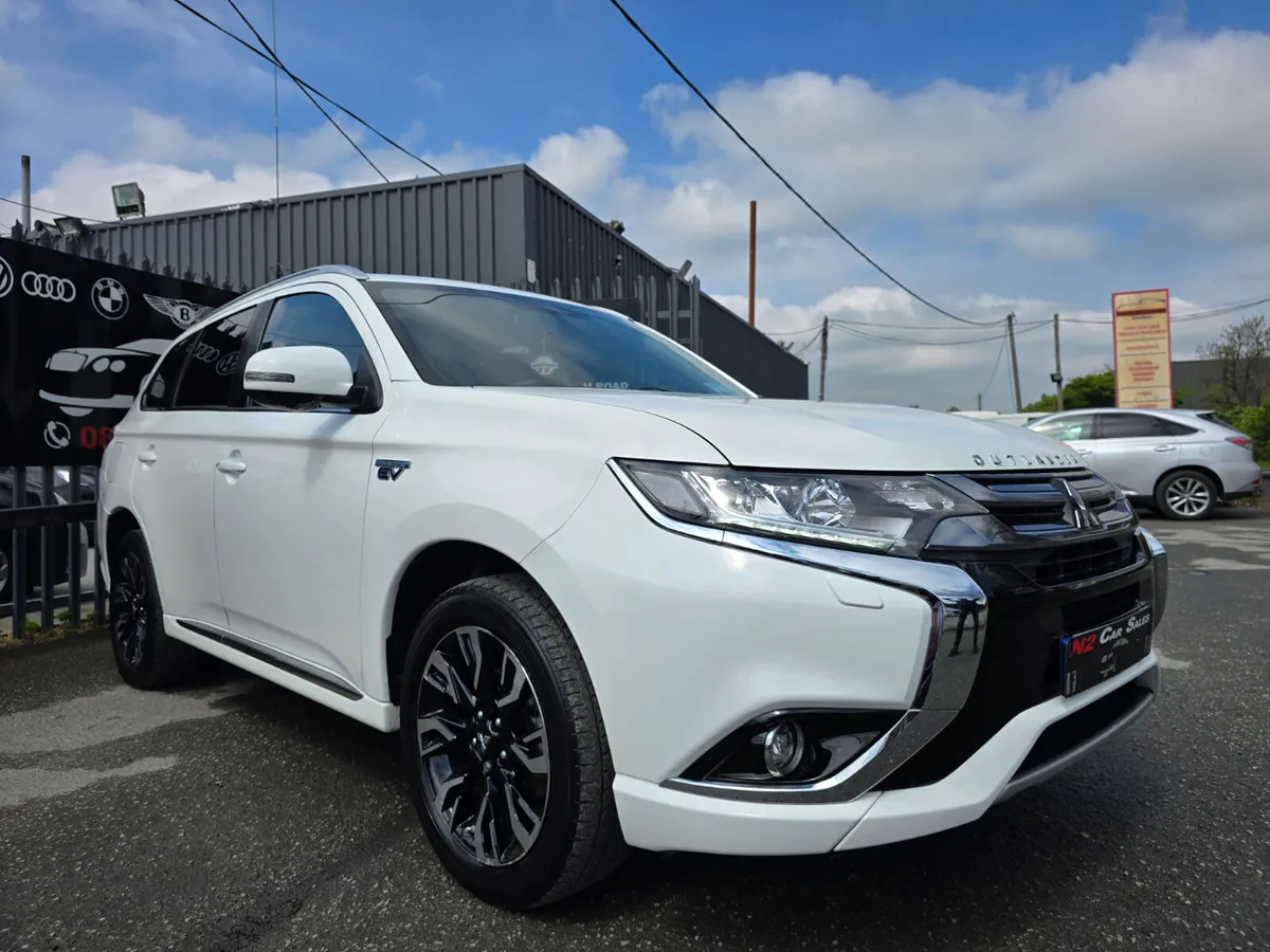 182 Mitsubishi Outlander Plug in Hybrid, LOW MILES - Image 3