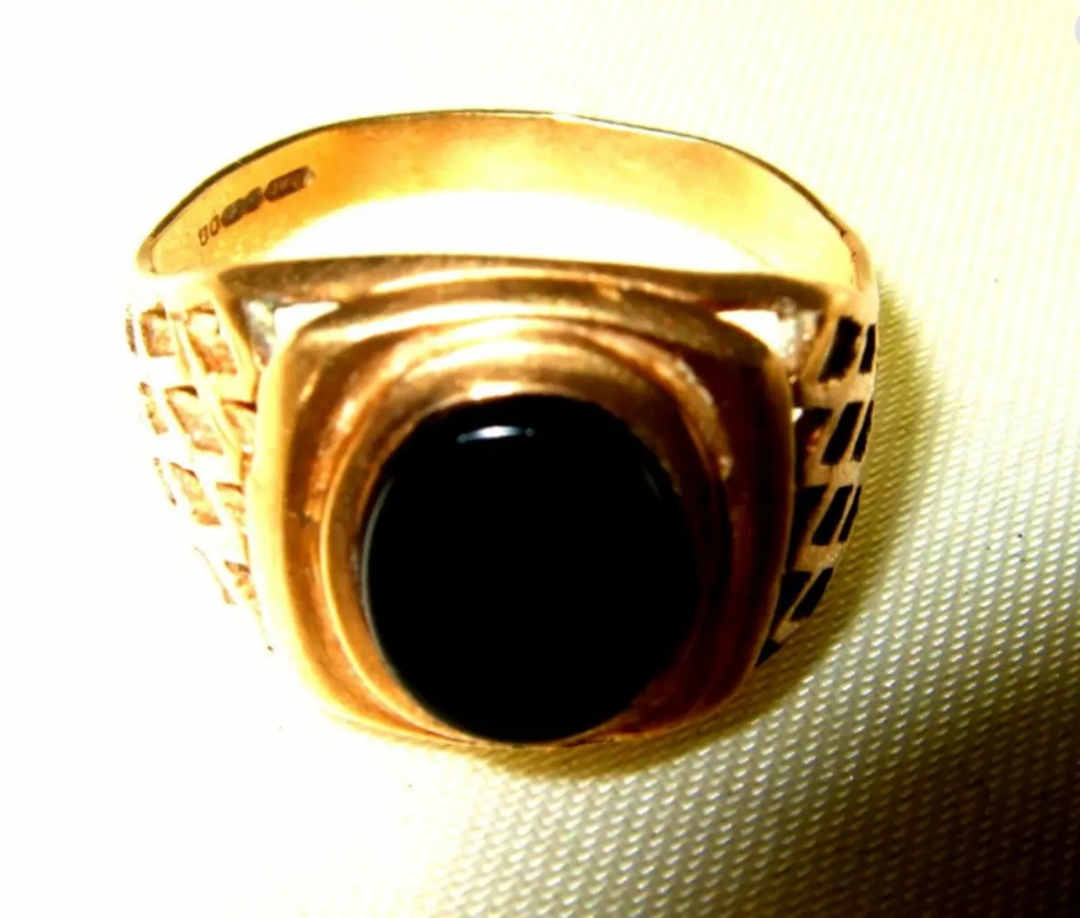 Vintage Gentlemans Signet Ring - Image 2
