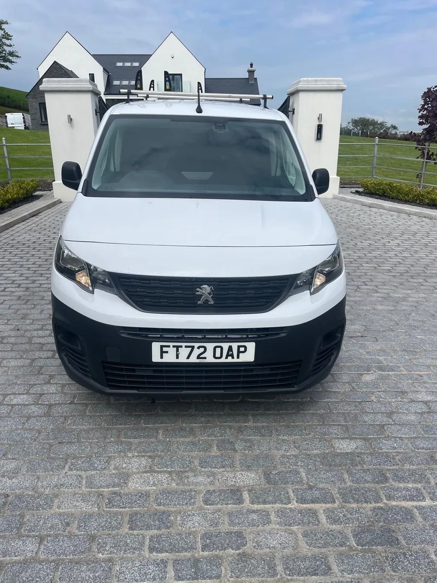 2023 Peugeot Partner Professional Prem+ - Image 4