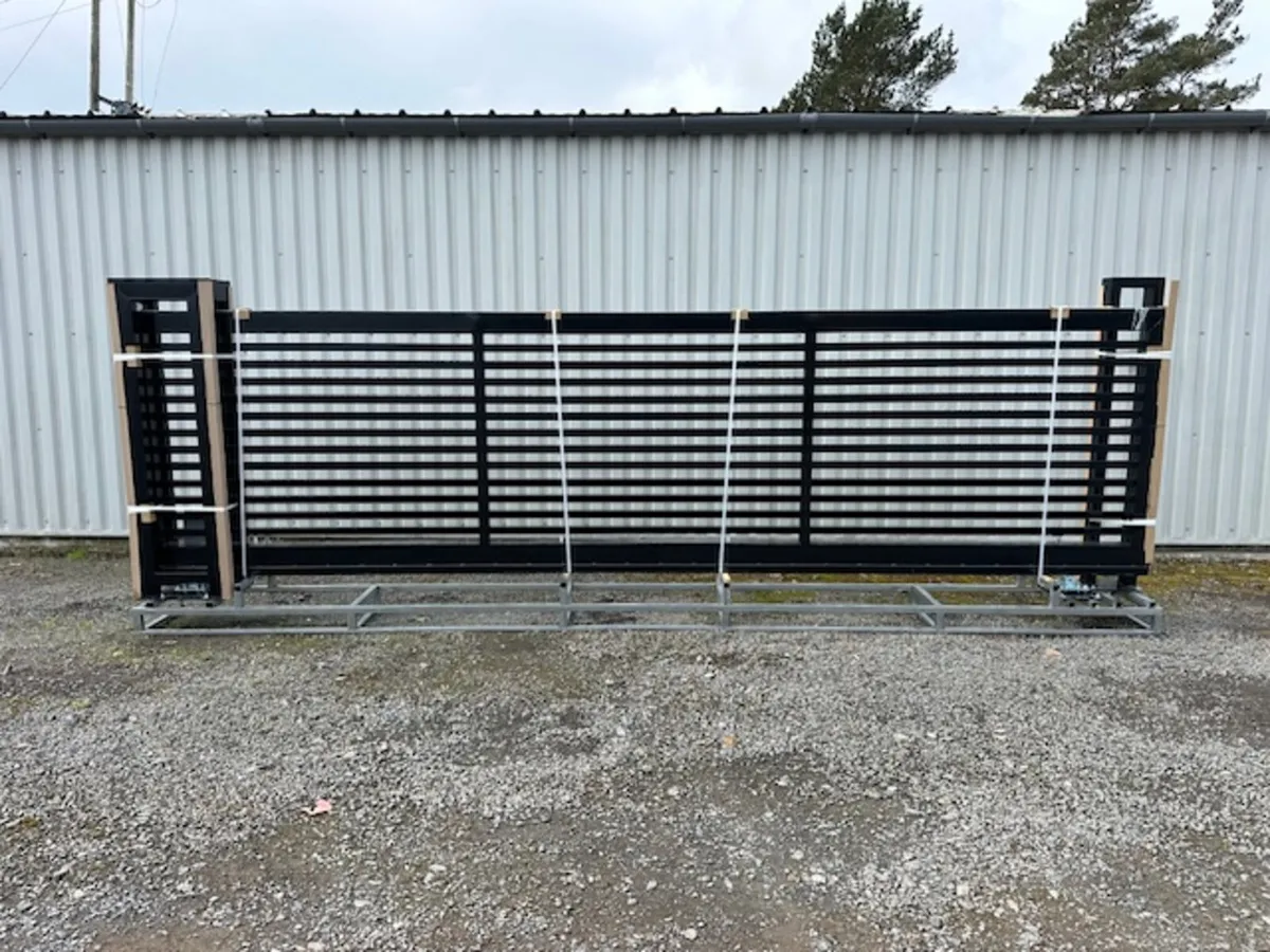 20ft Electric Sliding Gates **Online Auction** - Image 1