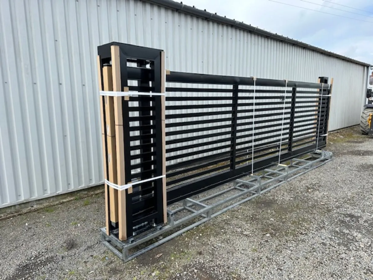 20ft Electric Sliding Gates **Online Auction** - Image 3