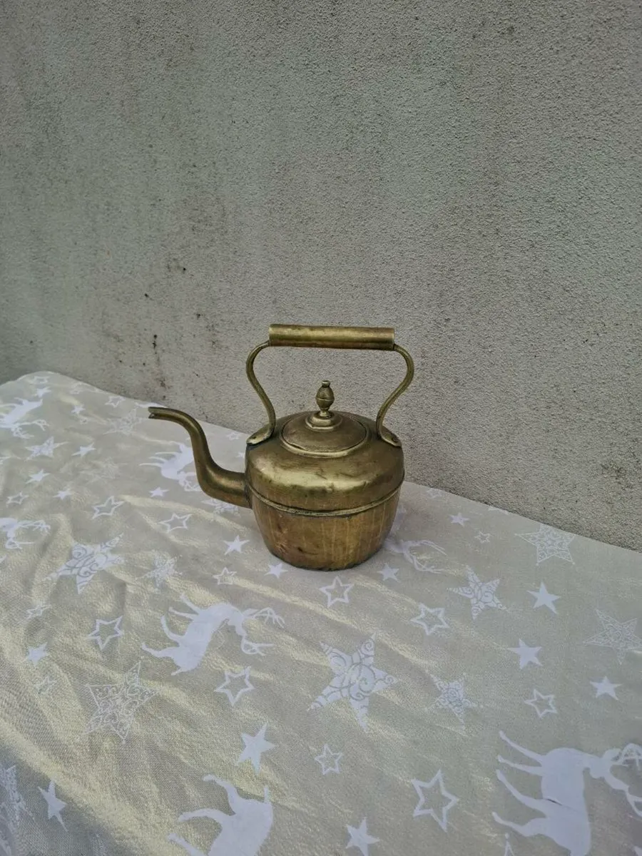 Brass tea pot postage possible - Image 2