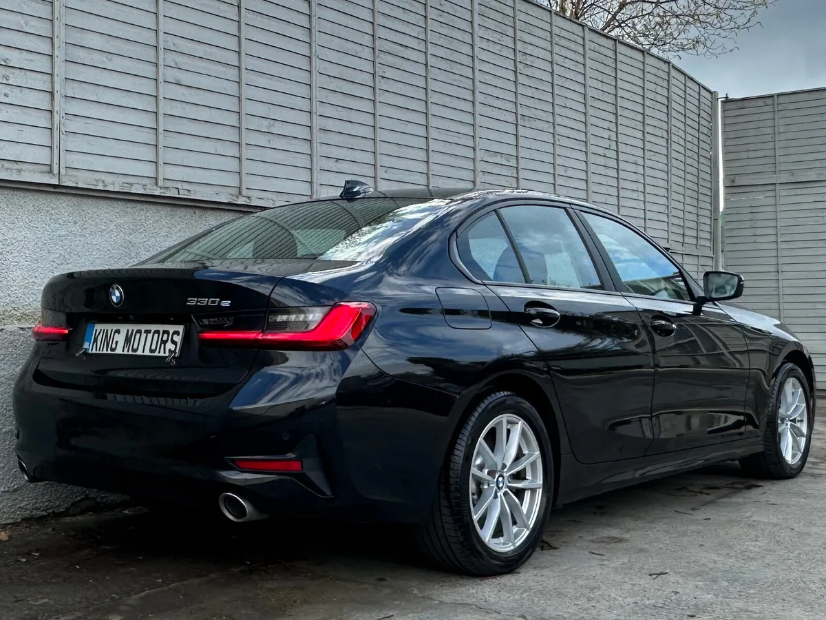BMW 3-Series 2022 SE PRO PLUS / HUGE SPEC - Image 4