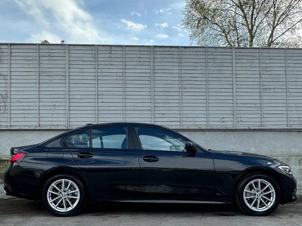 BMW 3-Series 2022 SE PRO PLUS / HUGE SPEC - Image 3