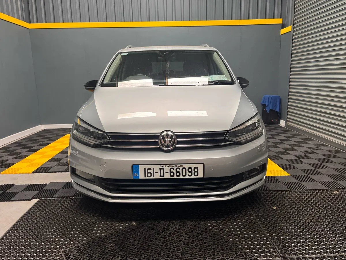 VOLKSWAGEN TOURAN AUTOMATIC - Image 2