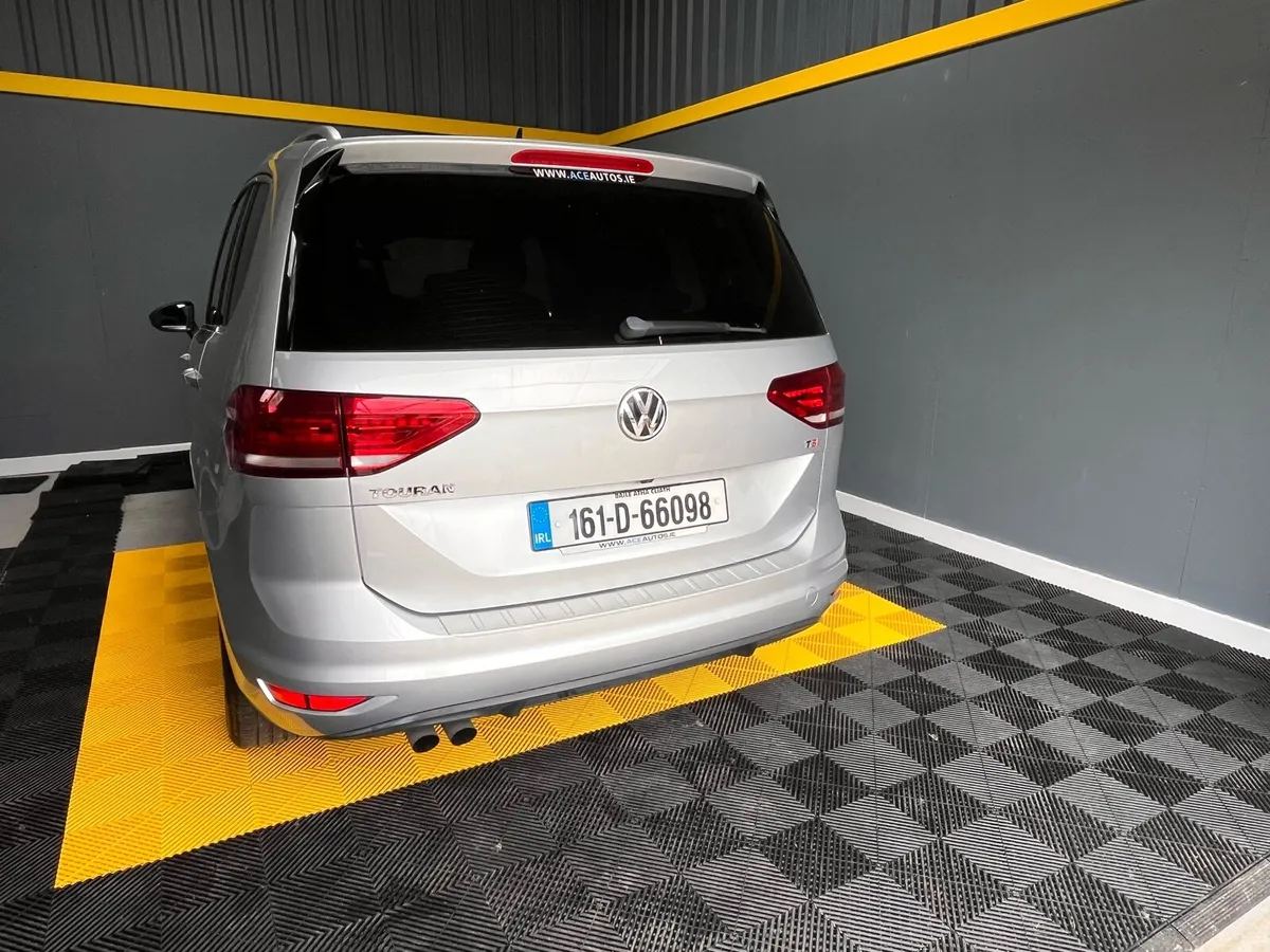 VOLKSWAGEN TOURAN AUTOMATIC - Image 3