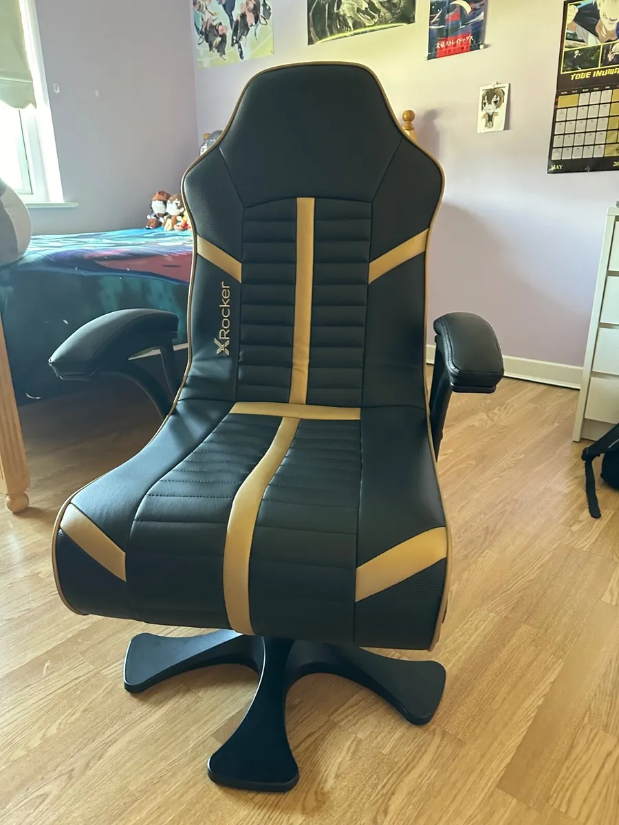 XRocker Gaming Chair and Gaming Headset - Image 1