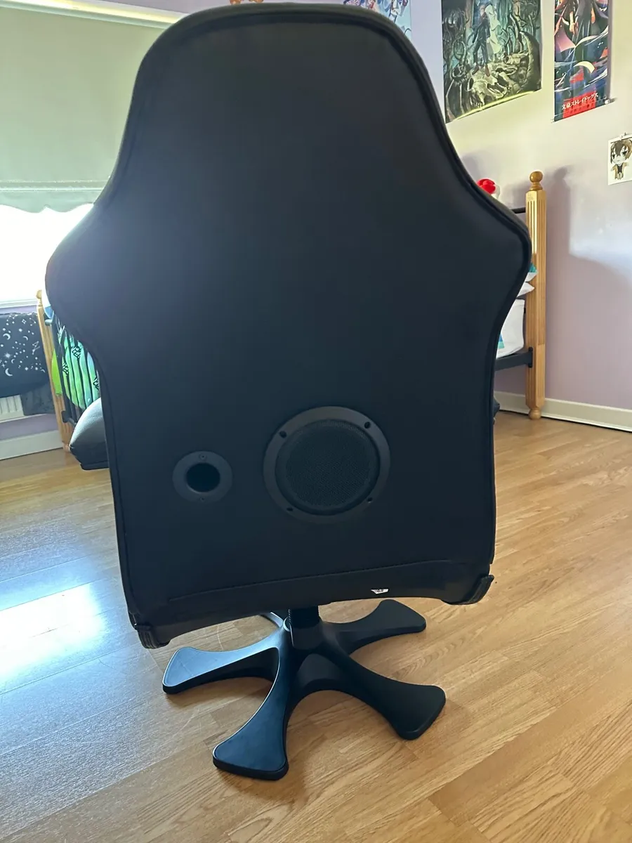 XRocker Gaming Chair and Gaming Headset - Image 2