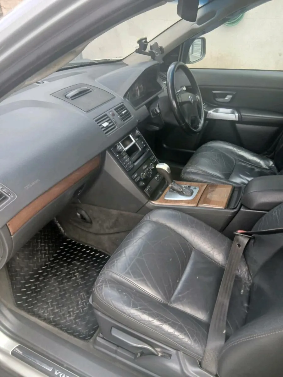Volvo XC90 5 seat commercial - Image 3