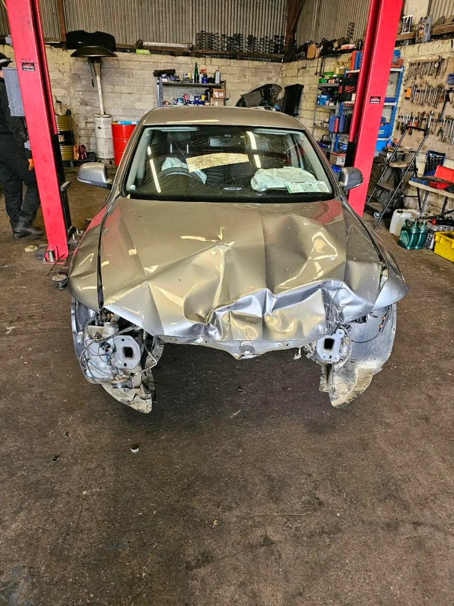 Skoda superb for parts - Image 2