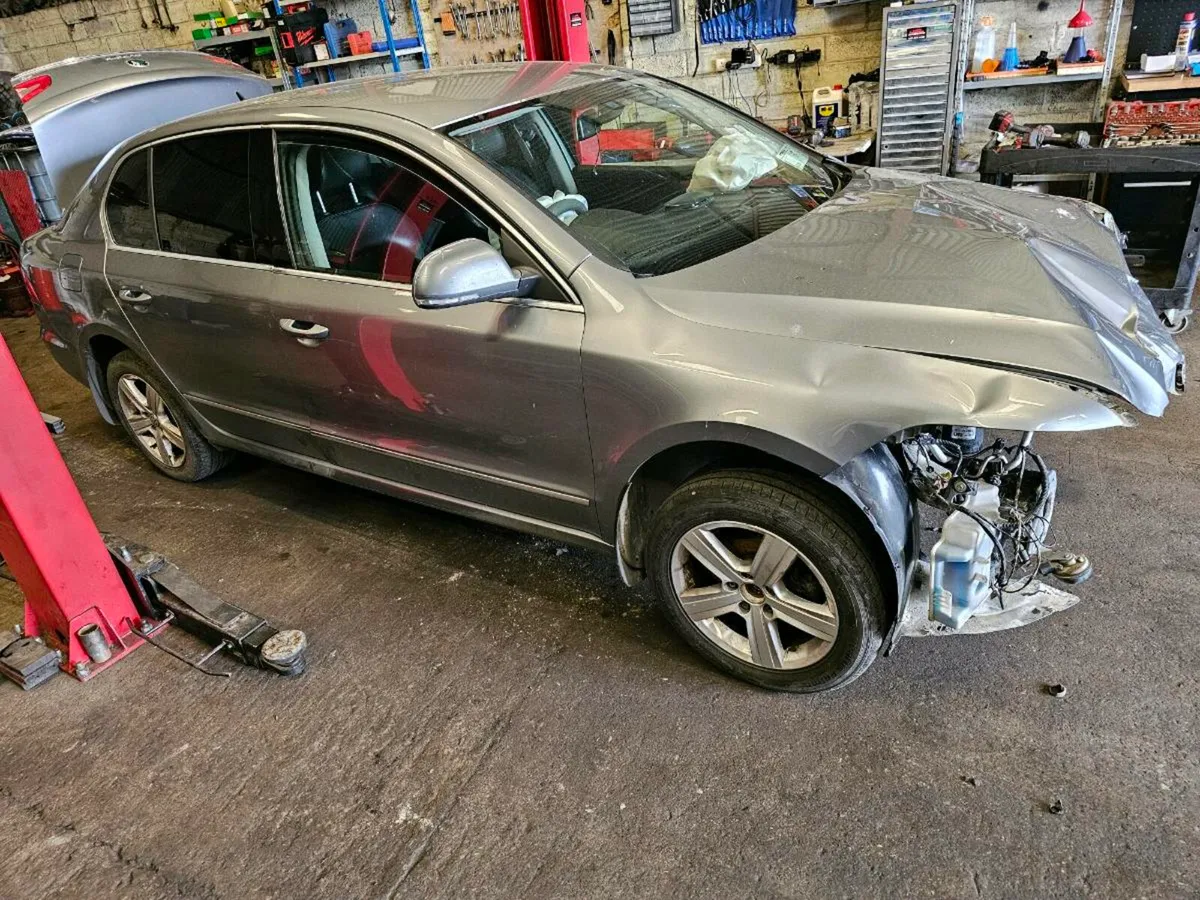 Skoda superb for parts - Image 3