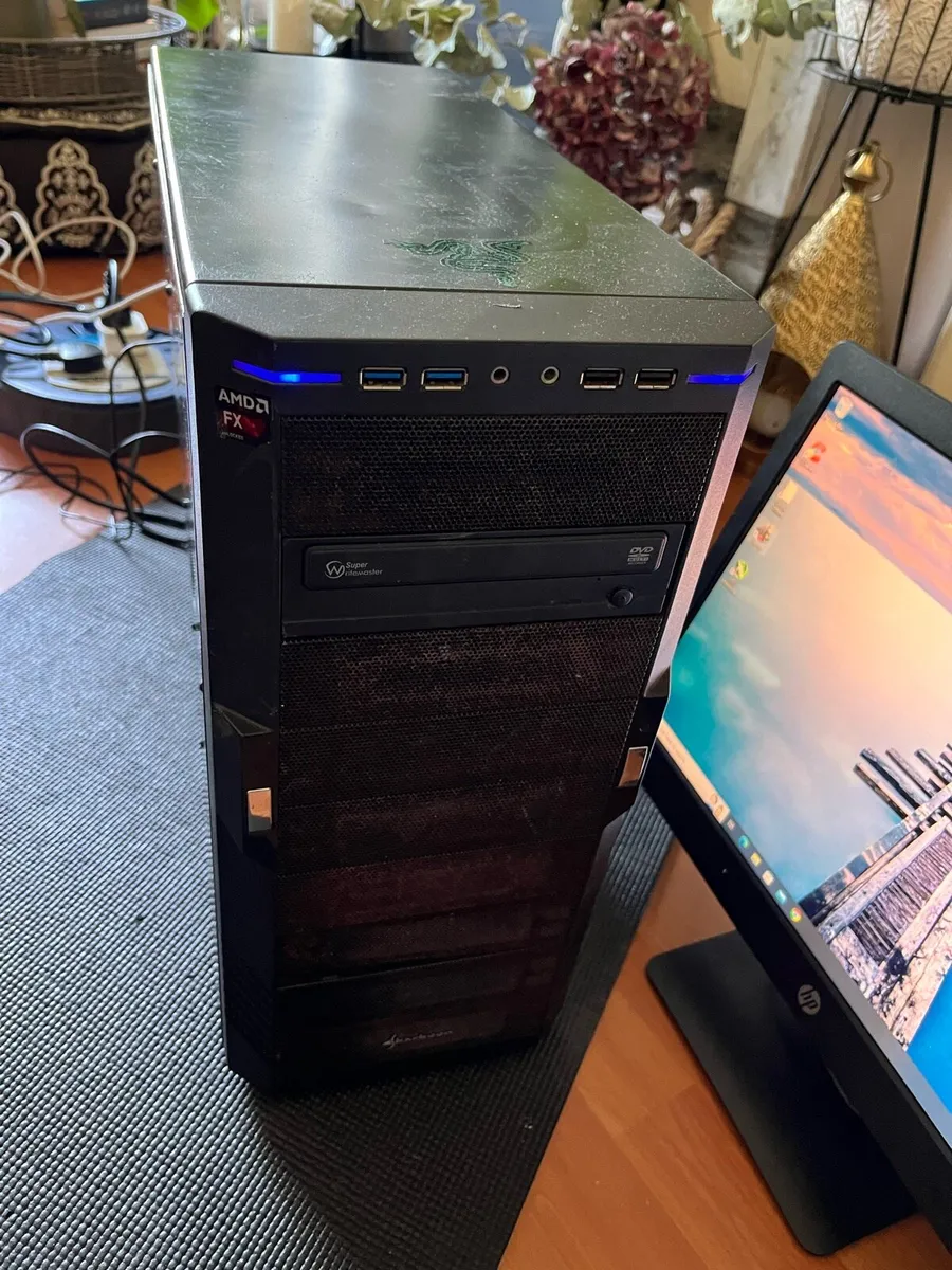 Starter game computer - Image 1