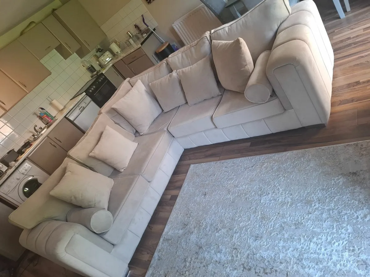 Sofa - Image 4