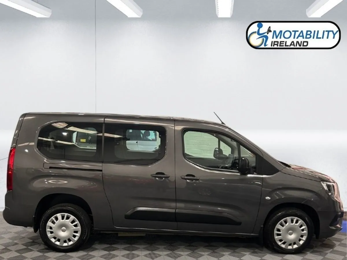 Opel Combo Wheelchair Accessible - Image 3