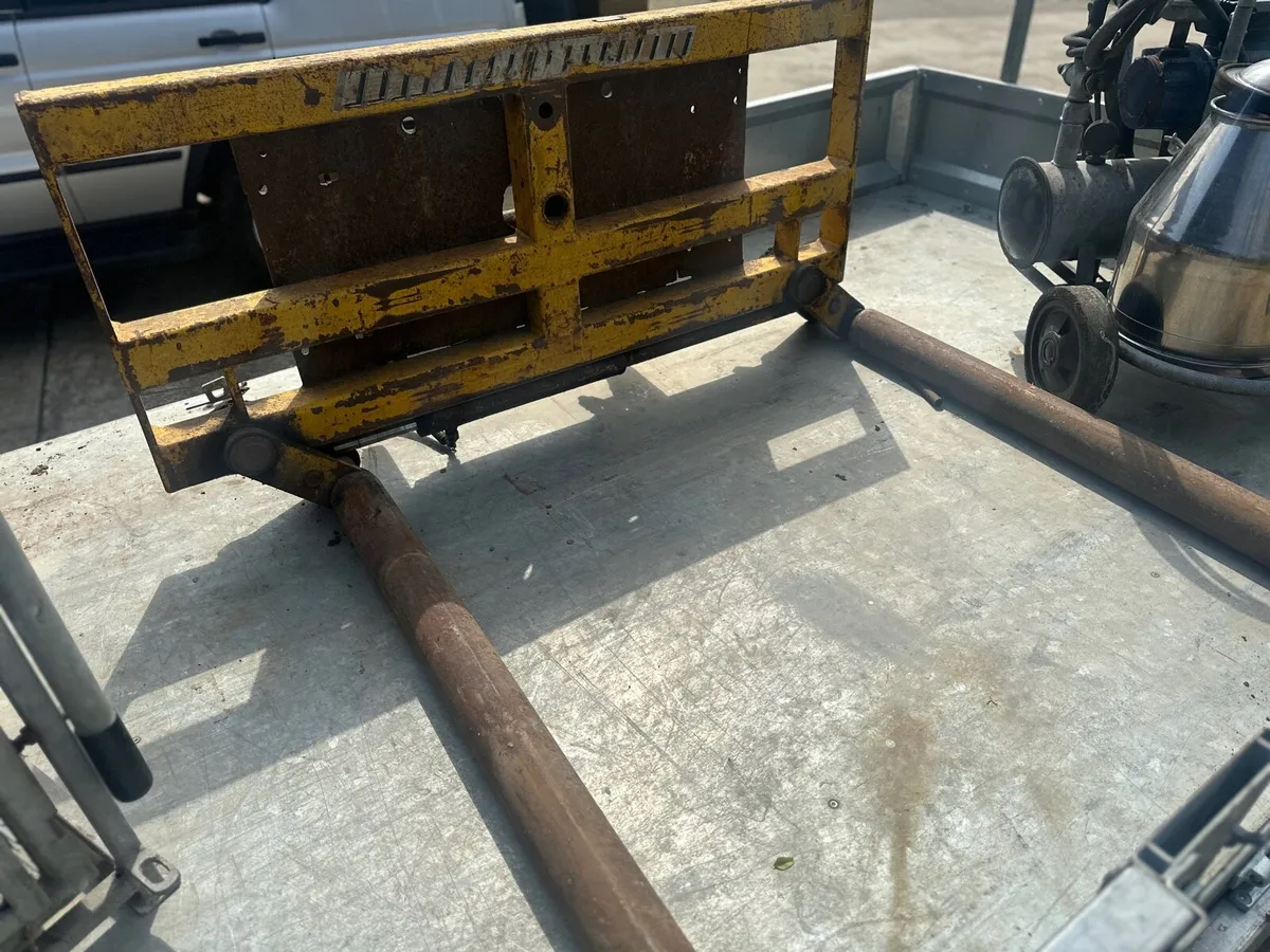 Bale stacker - Image 2