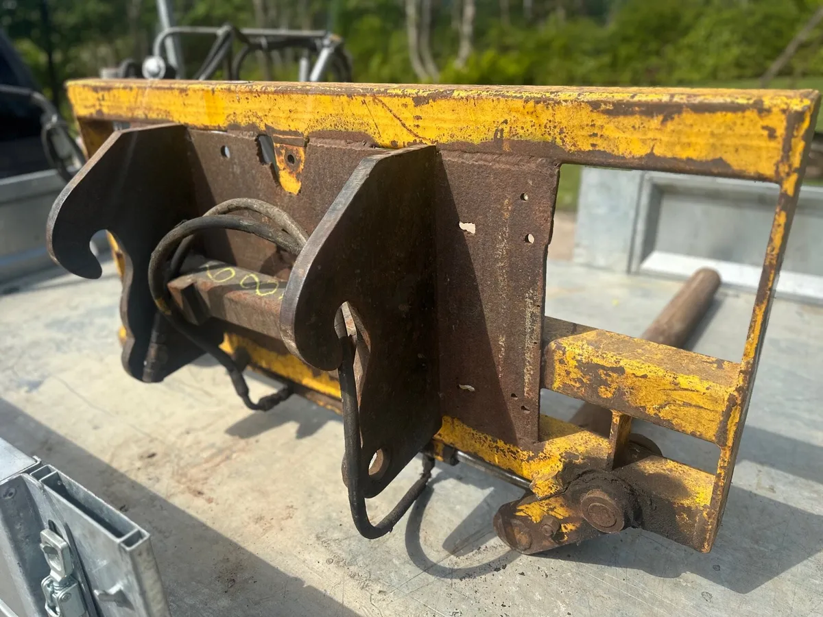 Bale stacker - Image 3
