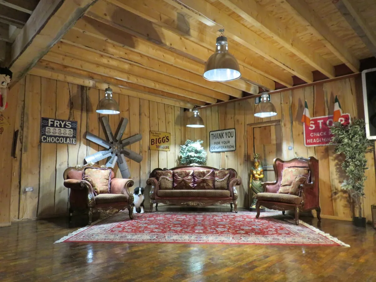 Large Reproduction Suite - Image 1