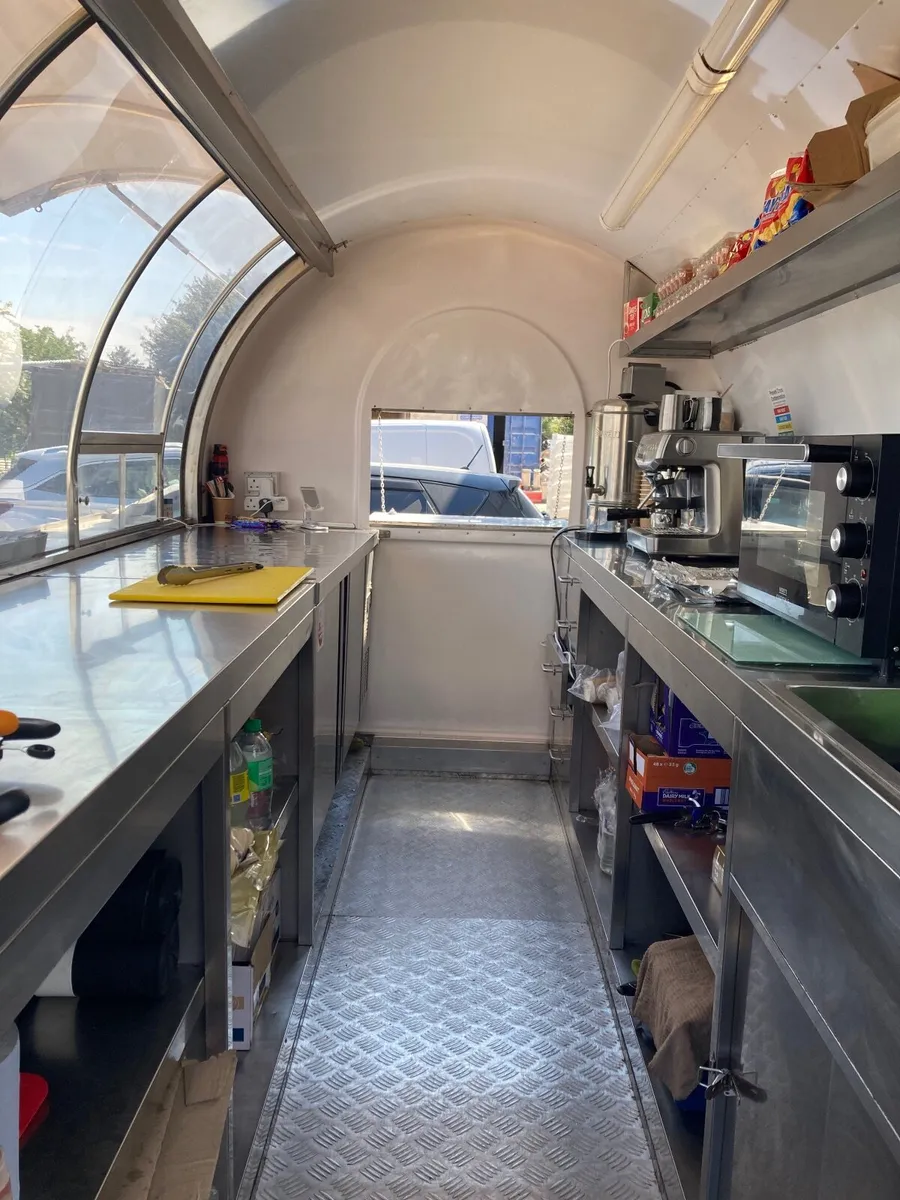 Catering trailer - Image 4