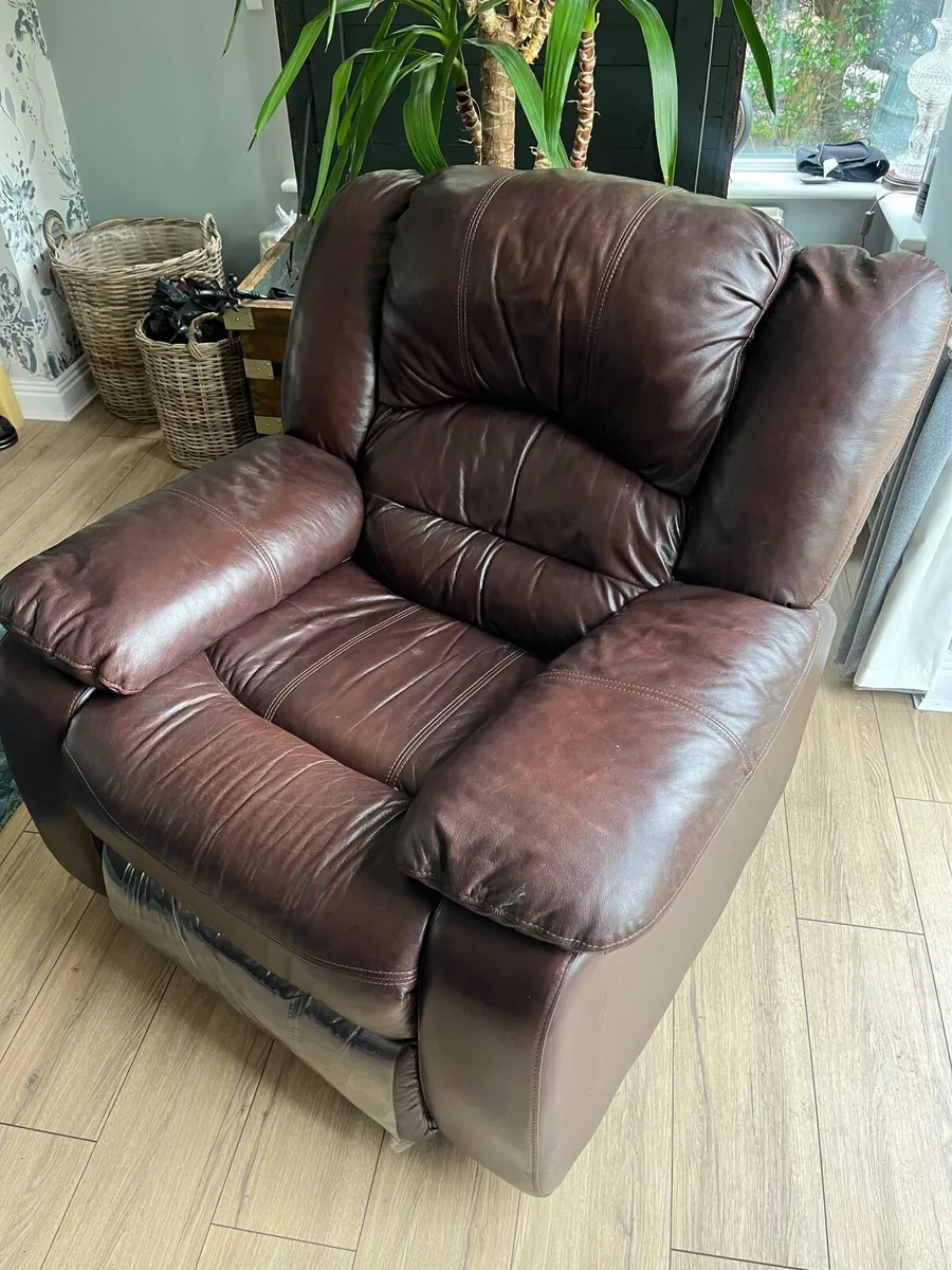 Recliner Chair - Image 4