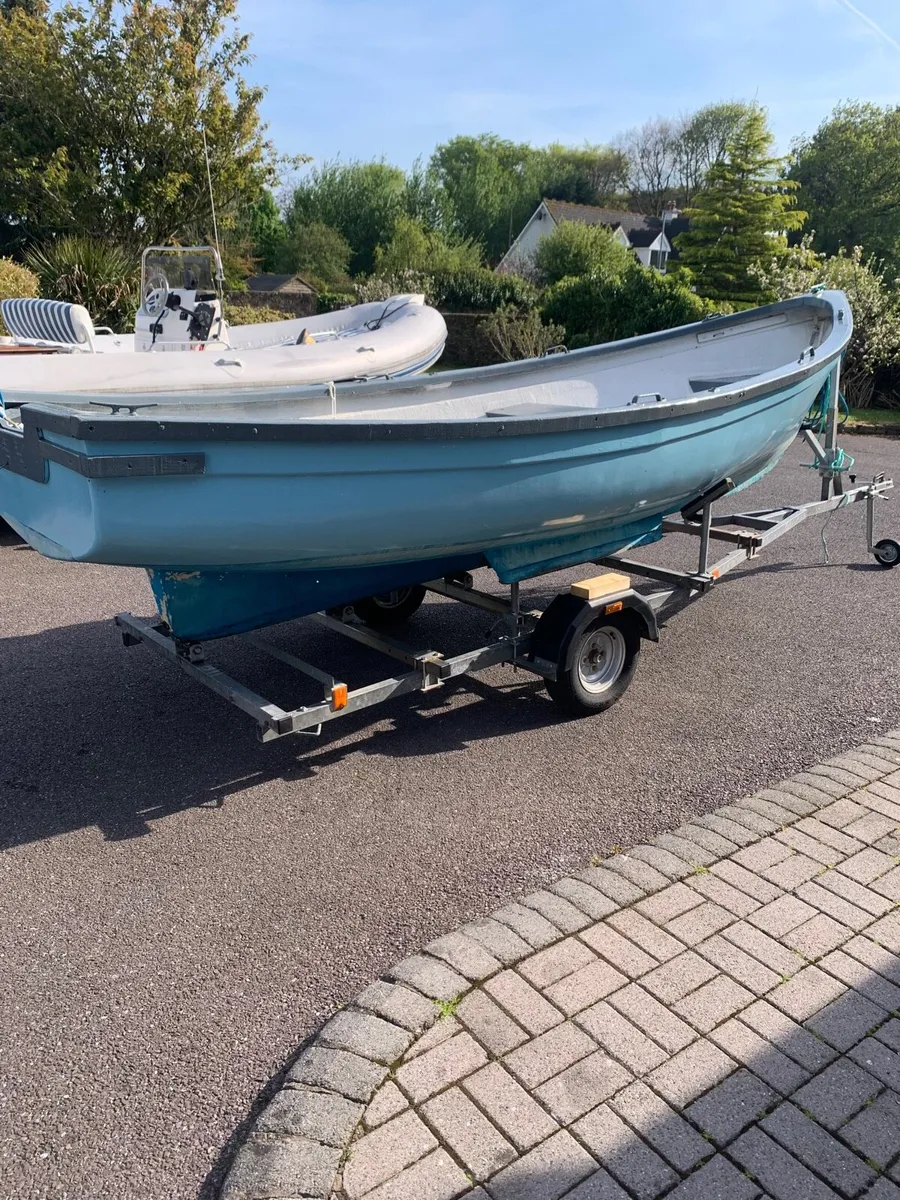 16 foot punt/fishing boat - Image 1