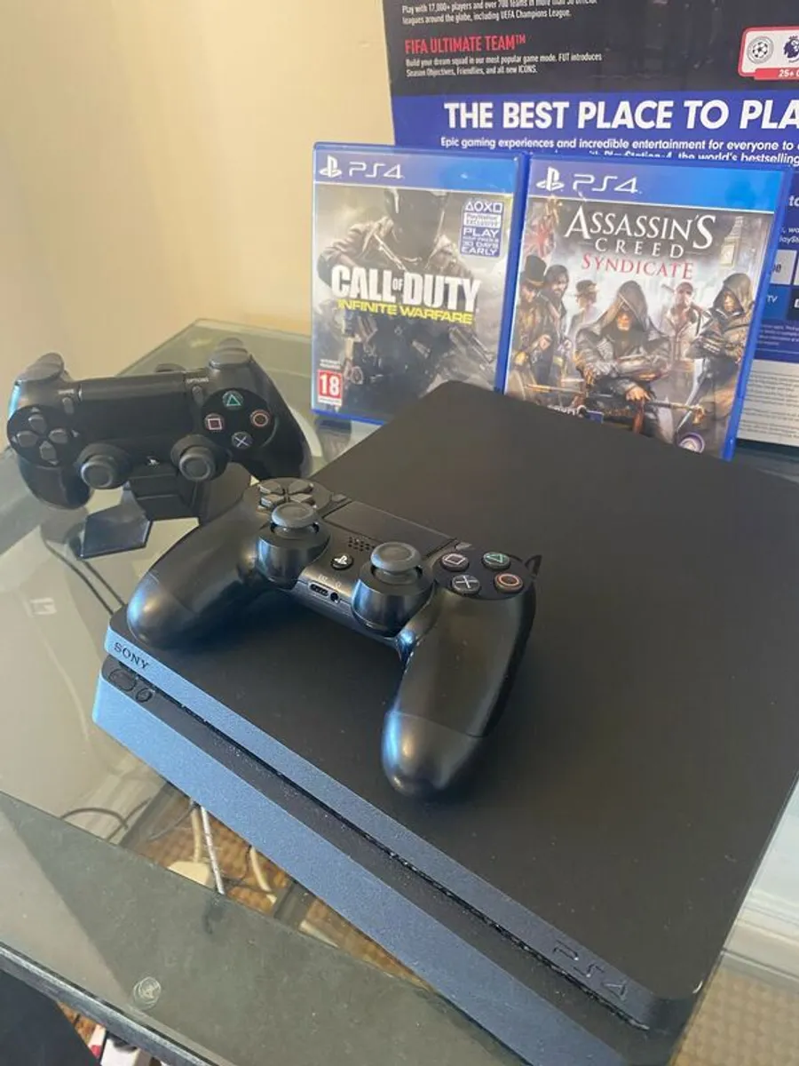 PlayStstion 4 slim