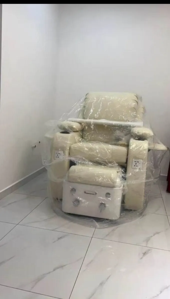 Spar pedicure chairs - Image 1