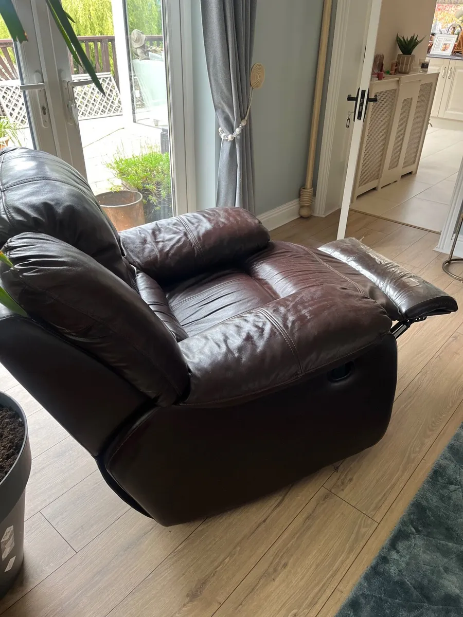 Recliner Chair - Image 2