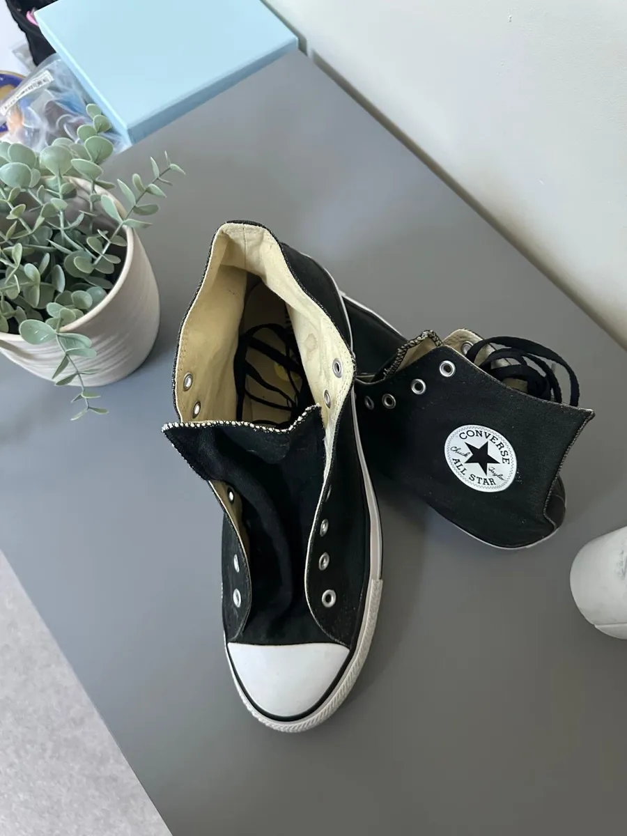 Black converse - Image 2