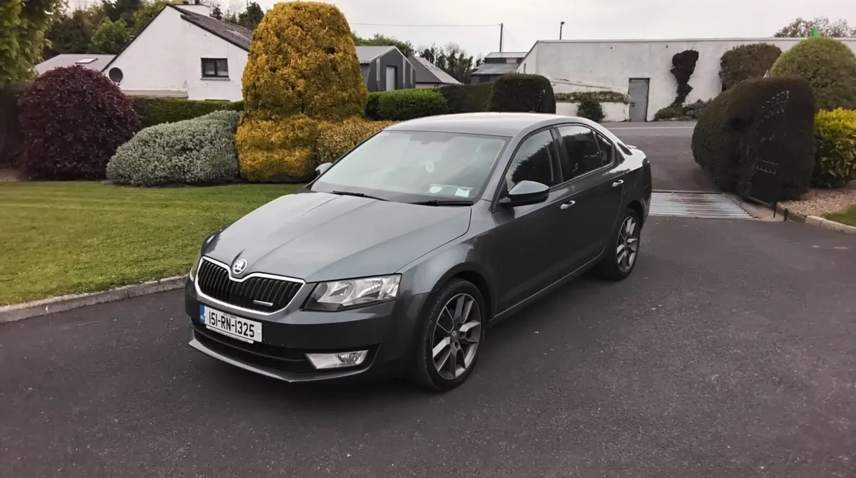 SKODA OCTAVIA 1.6 TDI  ACTIVE - Image 1